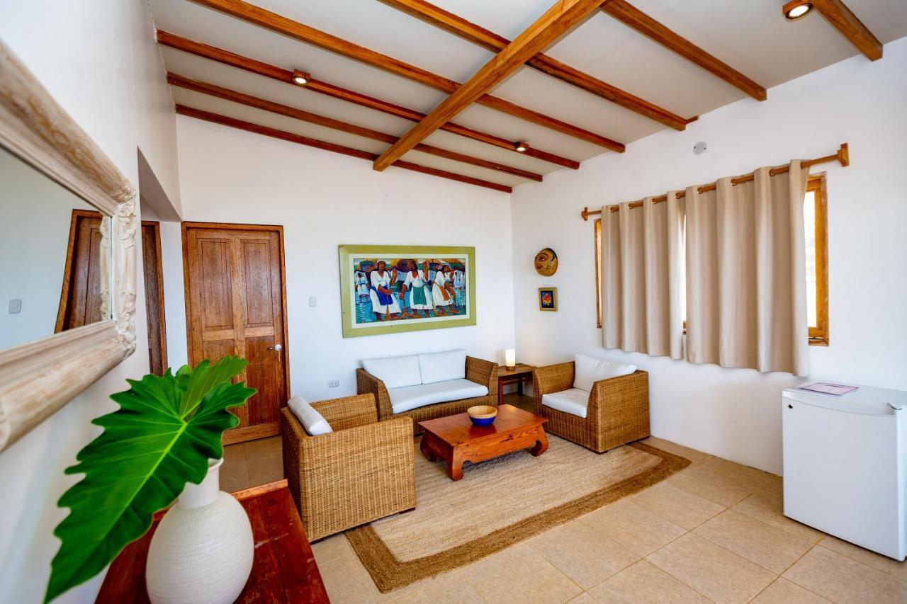 Hotel Punta Camaron Bungalows & Suites Соррітос Екстер'єр фото
