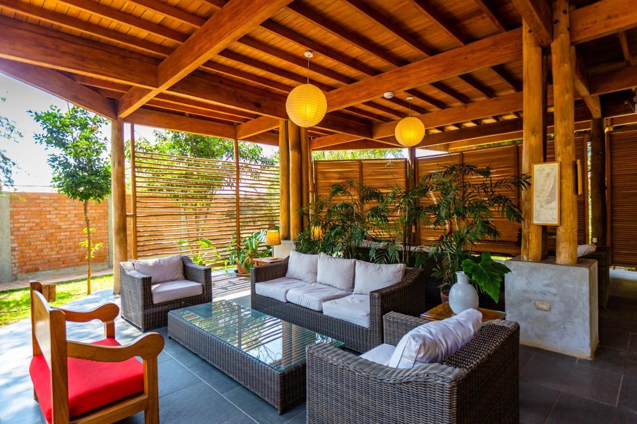 Hotel Punta Camaron Bungalows & Suites Соррітос Екстер'єр фото